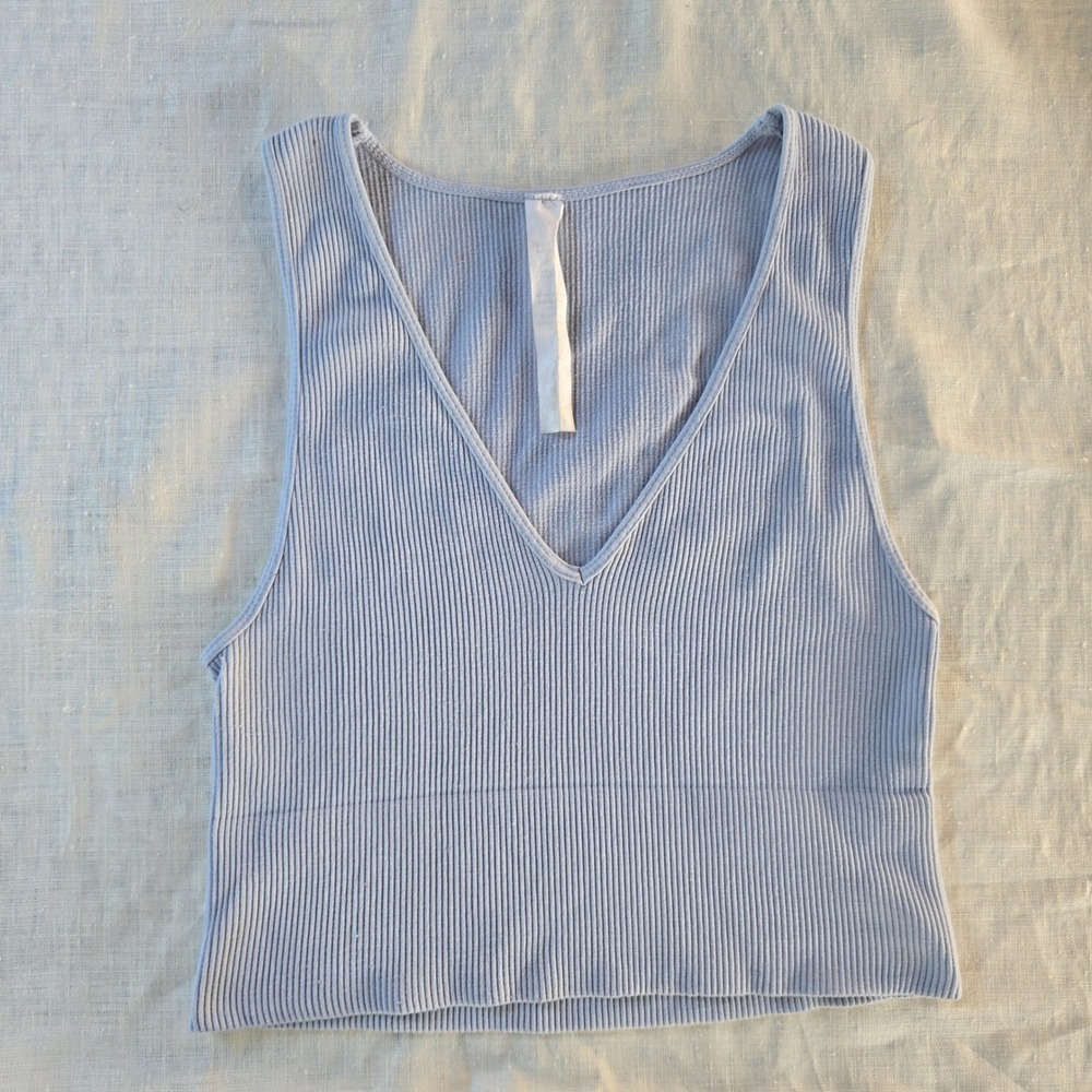 Athleisure Ribbed Crop‎ Tank NikiBiki M/L Womens Basics Blue V-Neck USA Made GUC
